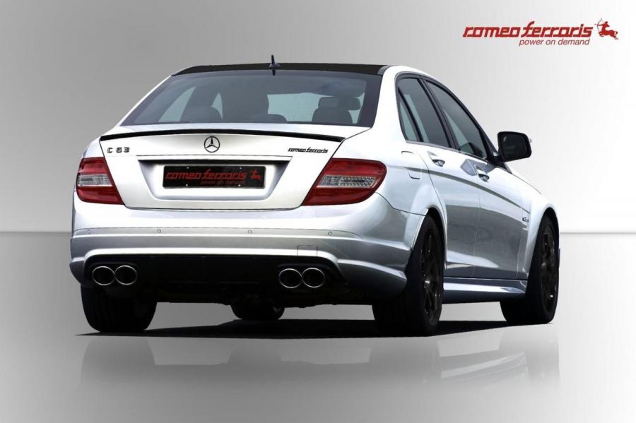  Mercedes-Benz C63 AMG by Romeo Ferraris 2010 года  (фото 2 из 2)